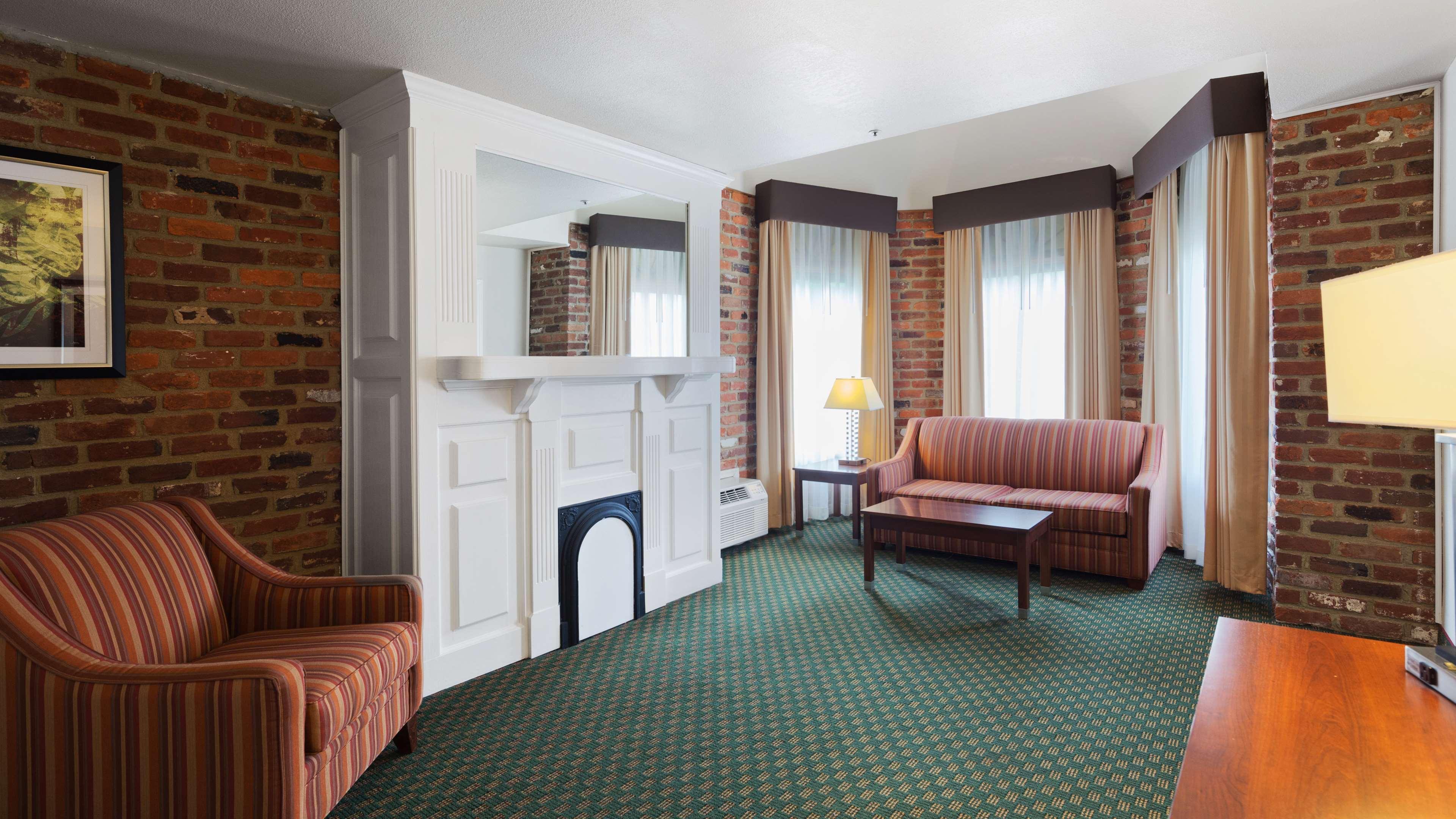 Best Western Plus Governor'S Inn Richmond Мидлотиан Экстерьер фото